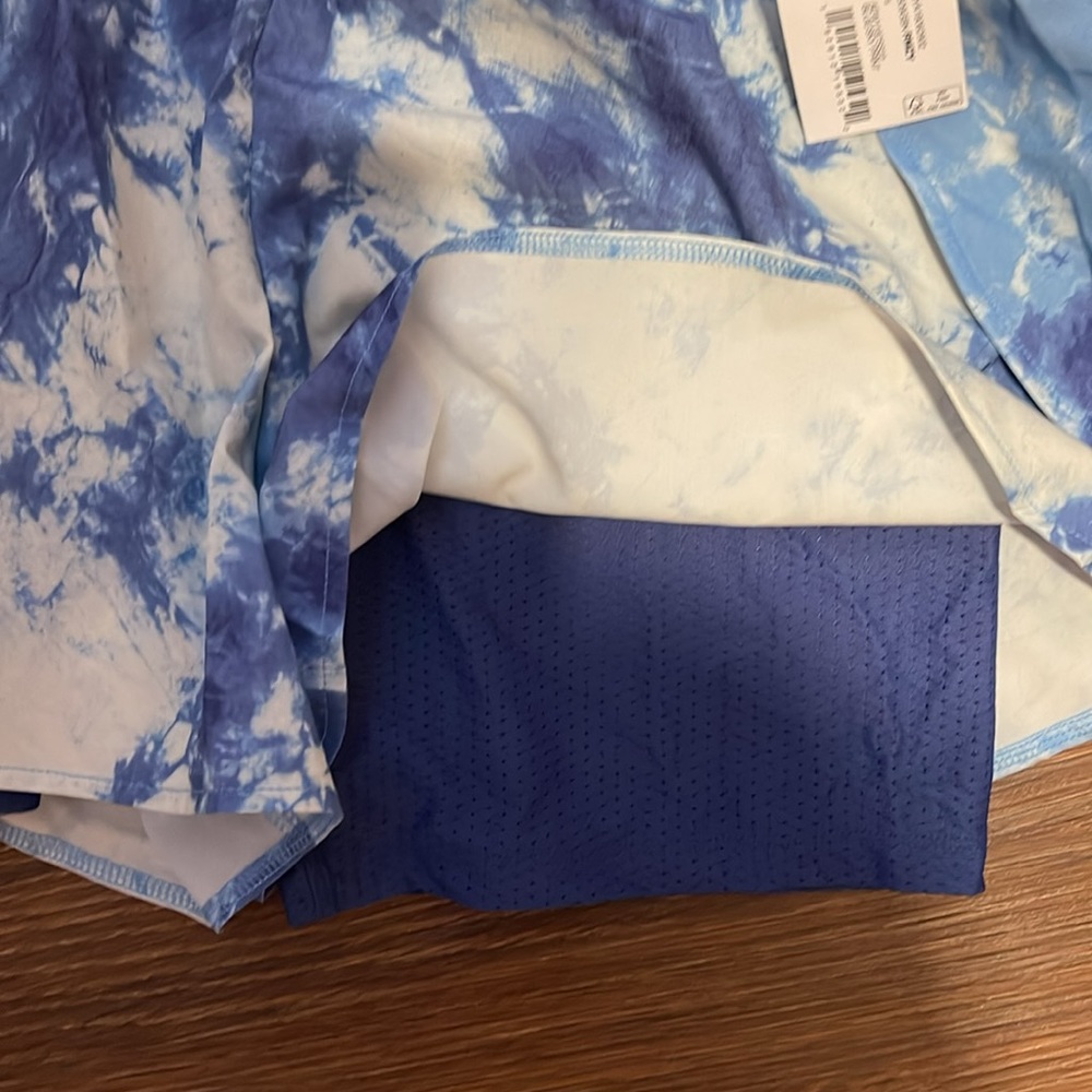 Amazon Essential Tie Dye Shorts - Picture 4 of 4